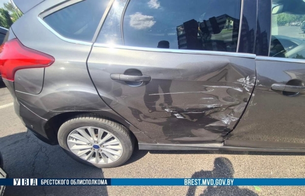 Легковушка и маршрутка столкнулись в Бресте. Кто виноват?