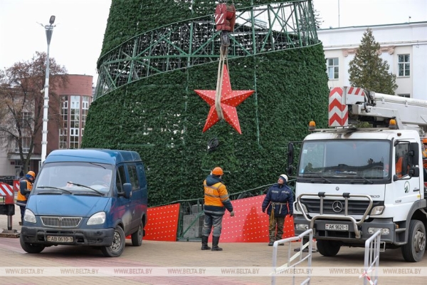 В Бресте открылась предновогодняя ярмарка. Подробности и фоторепортаж