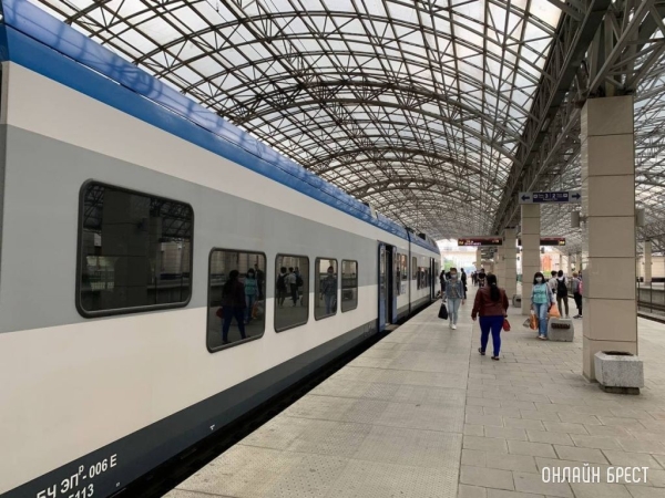 Пассажирам разрешили сдавать билеты вплоть до отправления поезда – но не всем