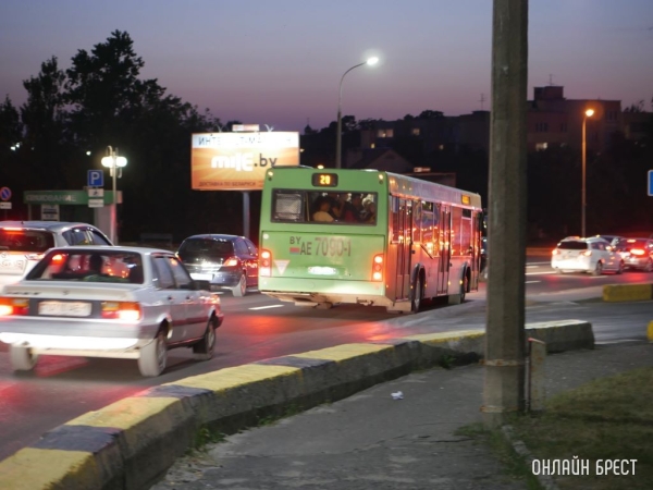 Стало известно, как будут ходить автобусы ночью 22 июня в Бресте