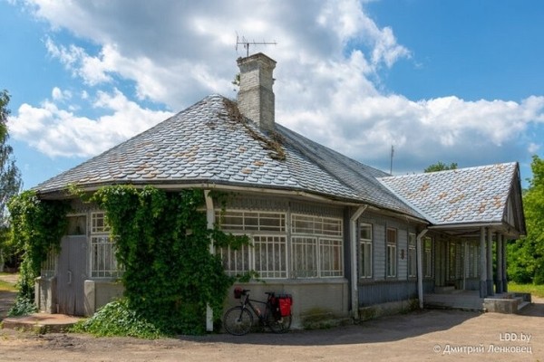 В Брестской области за 30 тысяч долларов продают панский дом с прудами