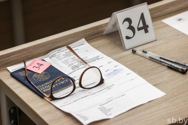 Стало известно, сколько абитуриентов написали ЦТ по белорусскому языку на 100 баллов