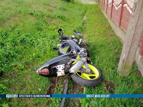 В Каменецком районе погиб молодой мотоциклист