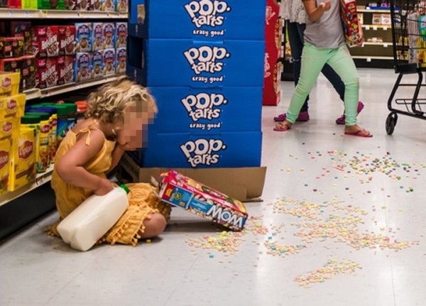 В Солигорске три маленькие девочки съели в магазине сладостей почти на 200 рублей: чем это обернулось