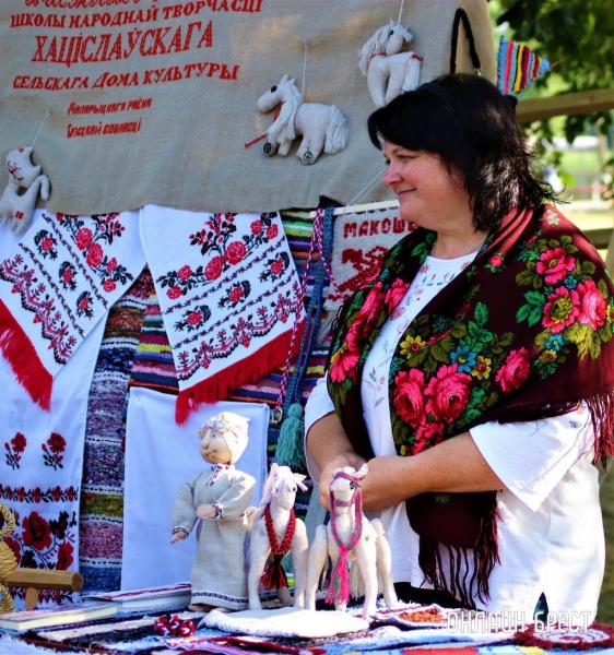 
                Читатель: Вчера на фестивале народного творчества в Малорите
            