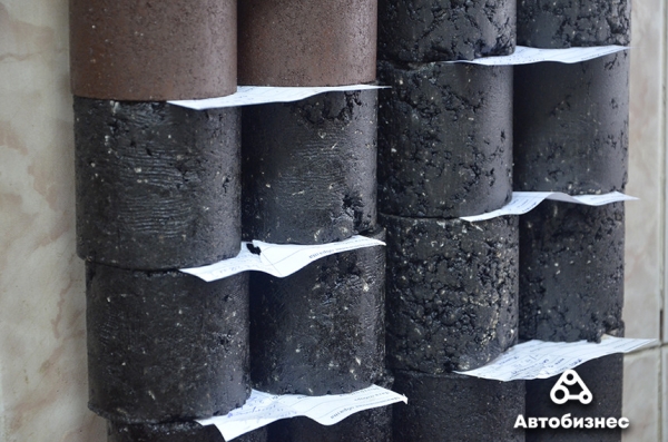 Почему дороги не служат вечно? Журналисты побывали на заводе по производству асфальтобетона и узнали ответ