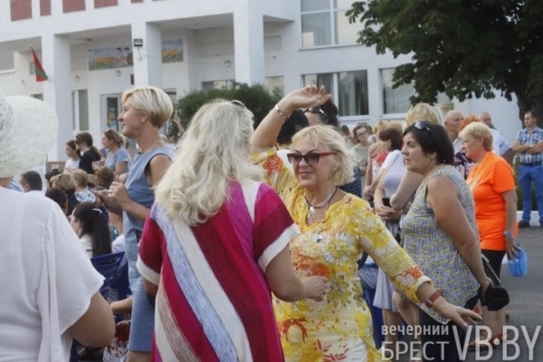 Агрогородок Вистычи вчера стал центром притяжения жителей Брестского района