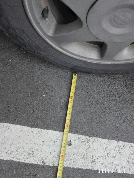 
                Читатель: Достали эти кривопаркощики. Ну как так можно парковаться!? Это ужас! Ну неужели нельзя ровнее поставить машину?
            