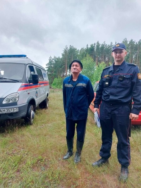 Все службы сработали четко: в Брестской области потерявшегося в лесу мужчину нашли в течение трех часов Все службы сработали четко: в Брестской области потерявшегося в лесу мужчину нашли в течение трех часов