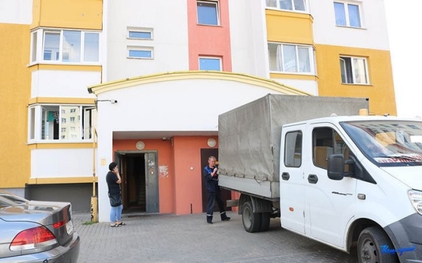 «Добили новую квартиру!»: в Брестской области выселили должников, пока их не было дома