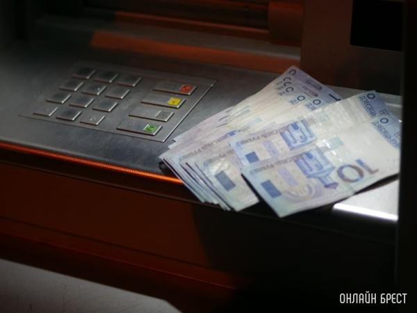 Предприниматель из Дрогичинского района хотел купить подержанный грузовик и лишился почти 9 тыс. рублей Предприниматель из Дрогичинского района хотел купить подержанный грузовик и лишился почти 9 тыс. рублей