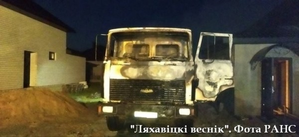 Грузовик загорелся в Ляховичах