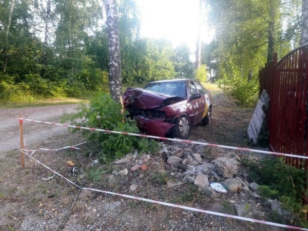 Таксист дал порулить 18-летнему пассажиру. Получилось не очень