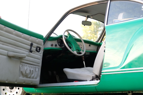 Porsche для домохозяек. Белорус рассказал о 48-летнем Volkswagen Karmann-Ghia