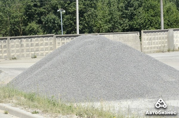 Почему дороги не служат вечно? Журналисты побывали на заводе по производству асфальтобетона и узнали ответ