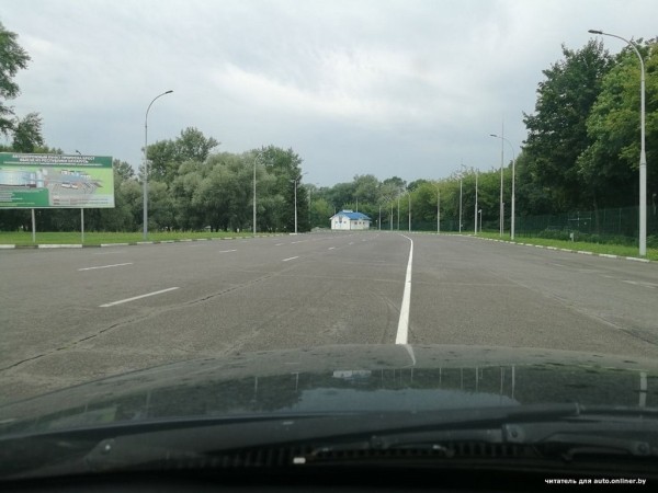 «Очередь часов на 35—40». Водитель прислал видео с польской границы, он простоял там всю ночь «Очередь часов на 35—40». Водитель прислал видео с польской границы, он простоял там всю ночь