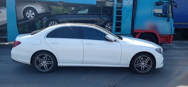 Белорус вез из Польши на грузовике разыскиваемый Mercedes