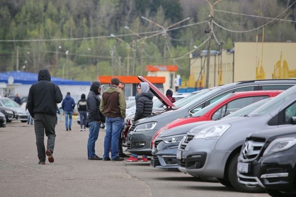 «Начинайте поиски не с машины, а с льготника!» Что ещё можно купить в Европе при бюджете от 15 до 25 тысяч долларов?
