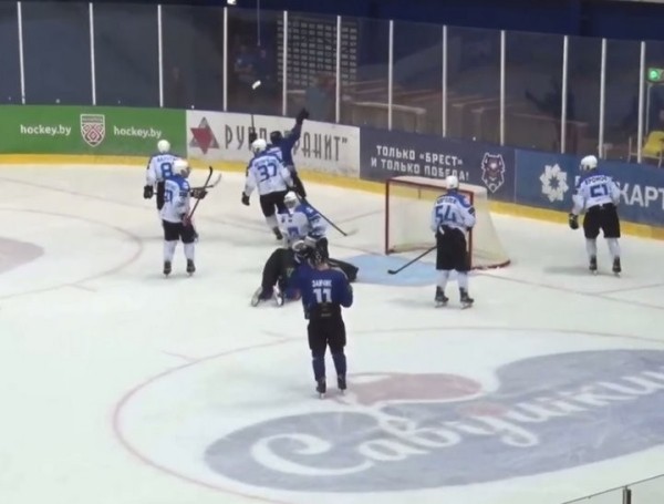 Хоккейный клуб «Брест» вышел в «финал четырех» Кубка Салея