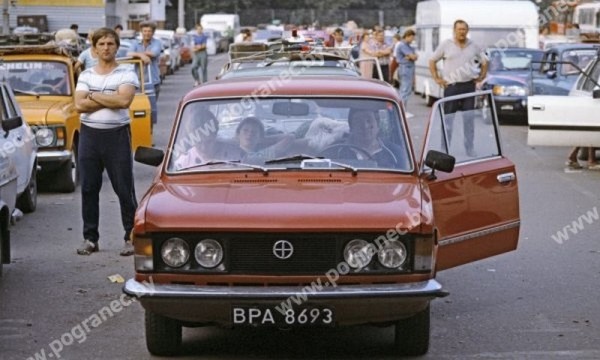 Вспомним, какие были очереди из Бреста в Польшу в 90-е Вспомним, какие были очереди из Бреста в Польшу в 90-е