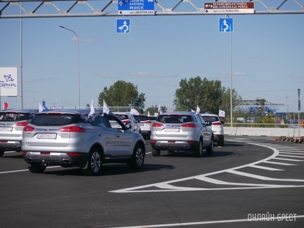 Какие новые модели машин появятся у БелДЖИ, рассказал директор завода