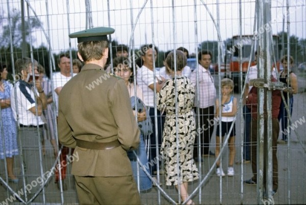 Вспомним, какие были очереди из Бреста в Польшу в 90-е Вспомним, какие были очереди из Бреста в Польшу в 90-е