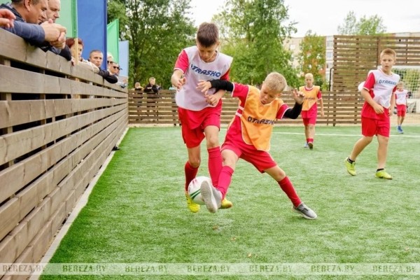 В Белоозерске открыли площадку для мини-футбола