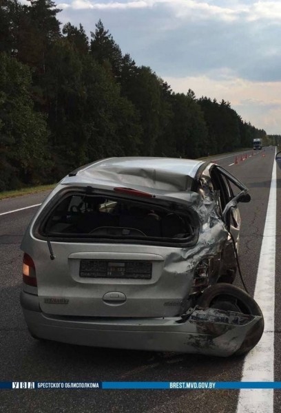 МАЗ врезался в «Рено». Стали известности подробности ДТП в Брестской области МАЗ врезался в «Рено». Стали известности подробности ДТП в Брестской области