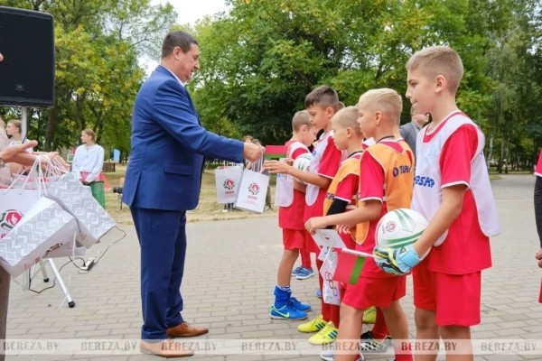 В Белоозерске открыли площадку для мини-футбола