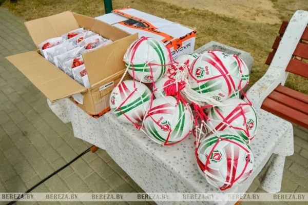 В Белоозерске открыли площадку для мини-футбола