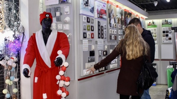 Готовиться к Новому году выгоднее уже сейчас. Гирлянды, декоративные камины, светомузыка и другие товары по отличным ценам в магазине «Вся электрика» на Пушкинской Готовиться к Новому году выгоднее уже сейчас. Гирлянды, декоративные камины, светомузыка и другие товары по отличным ценам в магазине «Вся электрика» на Пушкинской