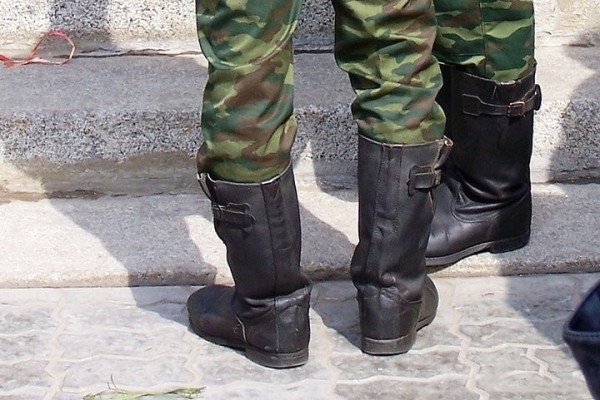 Молодой отец из Волковыска получил повестку из военкомата, но туда не пришел. Дошло до суда