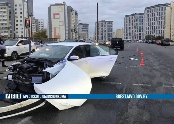Подробности ДТП на Махновича в Бресте Подробности ДТП на Махновича в Бресте
