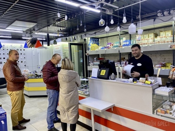 Готовиться к Новому году выгоднее уже сейчас. Гирлянды, декоративные камины, светомузыка и другие товары по отличным ценам в магазине «Вся электрика» на Пушкинской Готовиться к Новому году выгоднее уже сейчас. Гирлянды, декоративные камины, светомузыка и другие товары по отличным ценам в магазине «Вся электрика» на Пушкинской