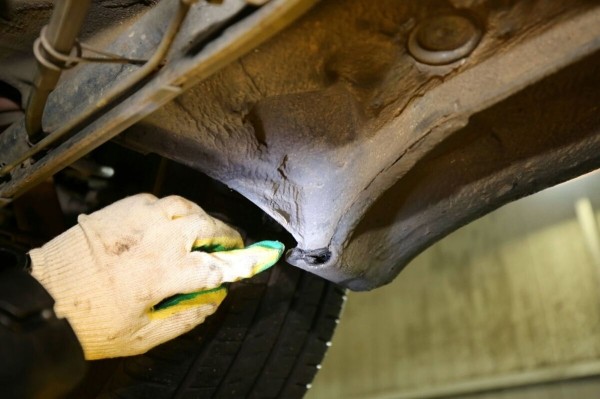 «Дедушка никого к машине не подпускал». История Audi A6 (С4), которая в семье белорусов уже 15 лет