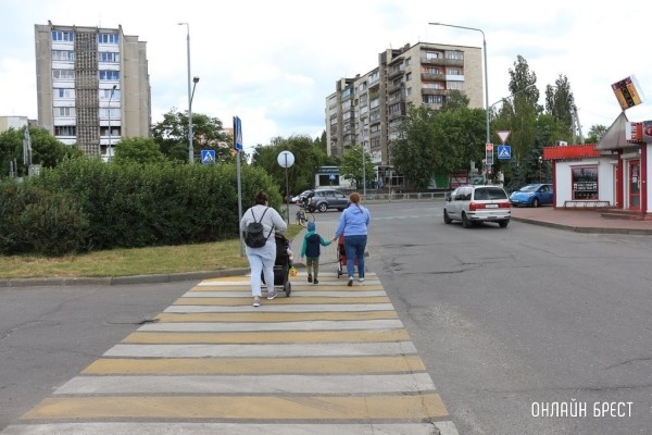 Кто кроме мамы может пойти в декретный отпуск и как он будет оплачен. Комментарий специалиста
