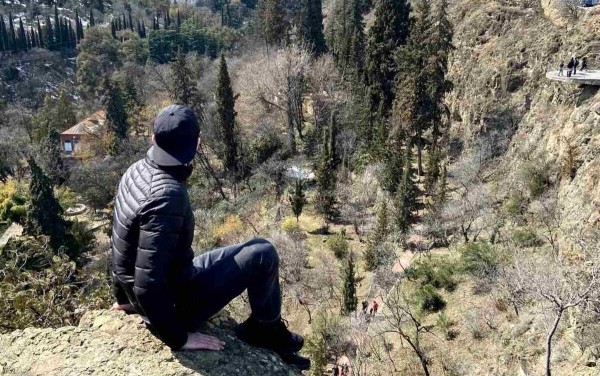 В Грузию на 18-летнем «Мерсе». Белорусы провели в Тбилиси два месяца и делятся впечатлениями