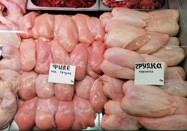 В Беларуси запретят продавать филе и окорочка магазинной разделки