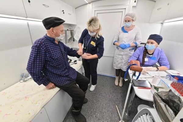 Как в приграничных деревнях работает медцентр на колесах (Брестская область) Как в приграничных деревнях работает медцентр на колесах (Брестская область)