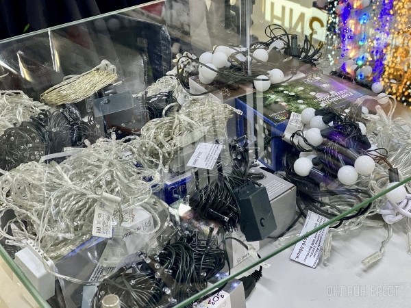 Готовиться к Новому году выгоднее уже сейчас. Гирлянды, декоративные камины, светомузыка и другие товары по отличным ценам в магазине «Вся электрика» на Пушкинской Готовиться к Новому году выгоднее уже сейчас. Гирлянды, декоративные камины, светомузыка и другие товары по отличным ценам в магазине «Вся электрика» на Пушкинской