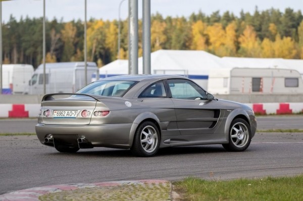 В Беларуси заметили уникальный автомобиль. Как оказалось, он самодельный