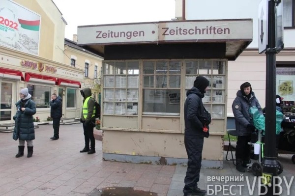 «ГДР» заходит в Брест. Шпионский детектив и джинсы-варёнки «ГДР» заходит в Брест. Шпионский детектив и джинсы-варёнки