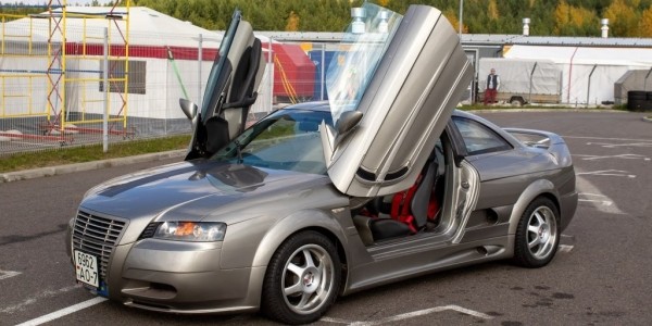 В Беларуси заметили уникальный автомобиль. Как оказалось, он самодельный