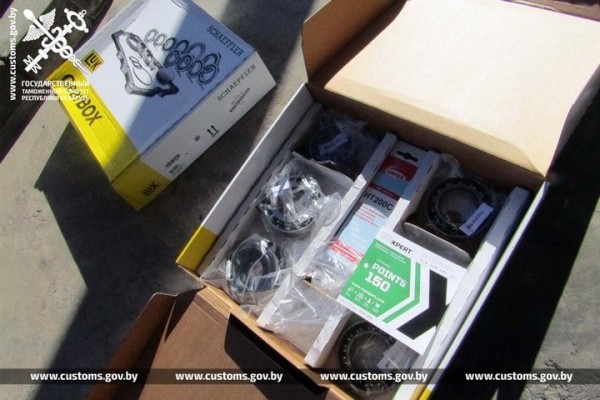 Таможенники нашли в литовской фуре «лишние» авто- и мотозапчасти на 2 миллиона рублей Таможенники нашли в литовской фуре «лишние» авто- и мотозапчасти на 2 миллиона рублей