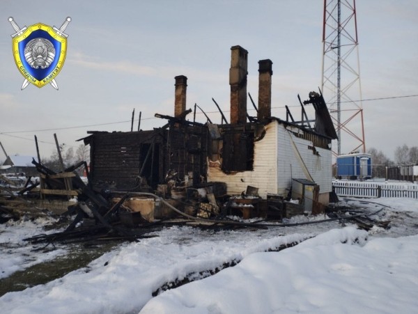 Ужасная трагедия в Гомельской области: на пожаре погибли муж, жена и 10-летняя дочь Ужасная трагедия в Гомельской области: на пожаре погибли муж, жена и 10-летняя дочь