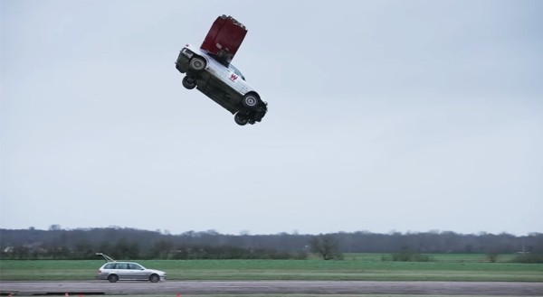 Эксперимент: как далеко может улететь BMW E39, если на нее поставить крылья самолета