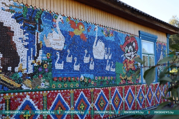 Смотрите, какой уют и красоту создают жители деревни Молодельчицы на своих подворьях (Брестская область)