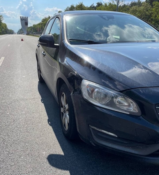 В Бресте водитель Renault на скорости подрезал Volvo и скрылся