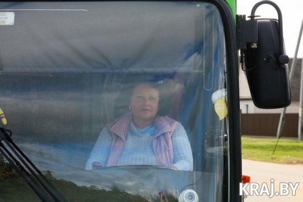 «Не дрова везу, а людей». Белоруска вышла на пенсию и стала водителем городского автобуса «Не дрова везу, а людей». Белоруска вышла на пенсию и стала водителем городского автобуса
