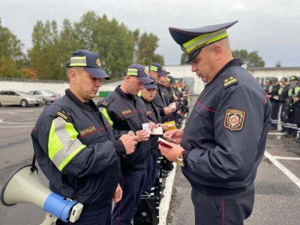 На улицах Бреста сегодня было очень много сотрудников ГАИ. Почему? На улицах Бреста сегодня было очень много сотрудников ГАИ. Почему?